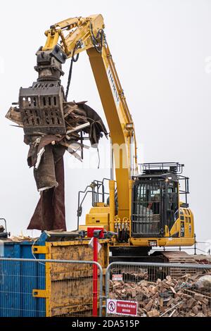 REDCAR, ANGLETERRE. 7 NOVEMBRE 2020. Le Regent Cinema historique de Redcar, présenté dans le film Exonement de 2007, est démoli. Le bâtiment historique qui date de 1873 doit être remplacé par un cinéma multi-écran, dont le coût est de 9 millions de livres sterling. (Crédit : Trevor Wilkinson | MI News) Banque D'Images