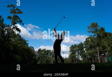 Augusta, États-Unis. 09ème novembre 2020. Cameron champ débarque du 16e tee lors d'une séance d'entraînement avant le tournoi de golf Masters 2020 au Augusta National Golf Club, George, le lundi 9 novembre 2020. Photo de Kevin Dietsch/UPI crédit: UPI/Alay Live News Banque D'Images