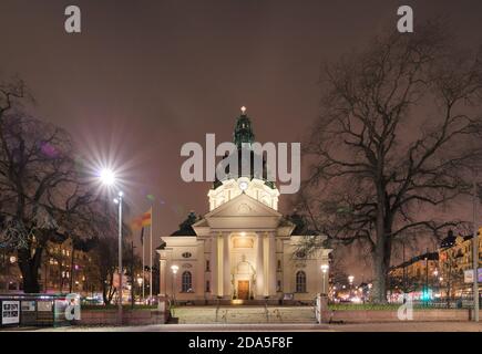 Église Gustav Vasa à Odenplan, Vasastaden, Stockholm, la nuit Banque D'Images