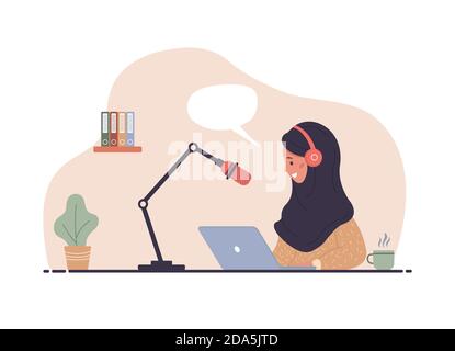 Illustration vectorielle plate du podcast. Femme islamique dans un casque à la table enregistrant la diffusion audio. Illustration de Vecteur