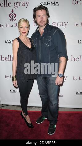 Tori Spelling et Dean McDermott au 7e anniversaire de Belle Grey Boutique, Belle Grey Boutique, Sherman Oaks, CA le 12 février 2010 Banque D'Images