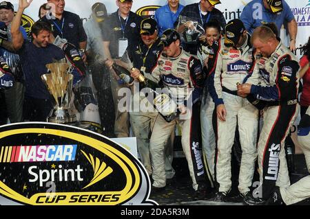 Homestead, États-Unis d'Amérique. 22 novembre 2009. HOMESTEAD, FL - NOVEMBRE 22: Jimmie Johnson apparaît remporte la Ford 400 au Homestead Miami Speedway le 22 novembre 2009 à Homestead, Floride personnes: Jimmie Johnson crédit: Storms Media Group/Alay Live News Banque D'Images