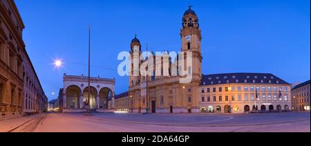 Géographie / Voyage, Allemagne, Bavière, Munich, l'église Theatine sur la Odeonsplatz (place), Residenzstr, Additional-Rights-Clearance-Info-not-available Banque D'Images