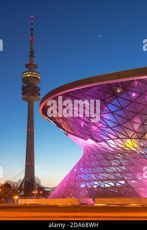 Géographie / Voyage, Allemagne, Bavière, Munich, Tour Olympique avec BMW World, Munich, droits-supplémentaires-déstockage-Info-non-disponible Banque D'Images