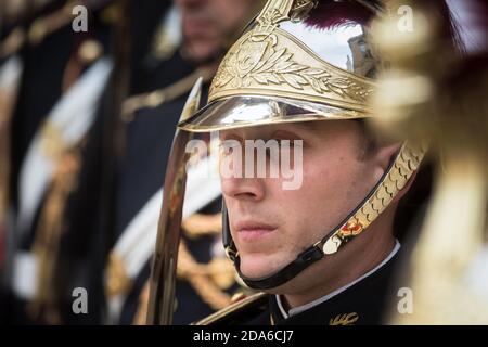 PARIS, FRANCE - 26 juin 2017 : garde d'honneur à la résidence de l'Elysée à Paris lors d'une visite officielle du Président de l'Ukraine Petro Porochenko Banque D'Images
