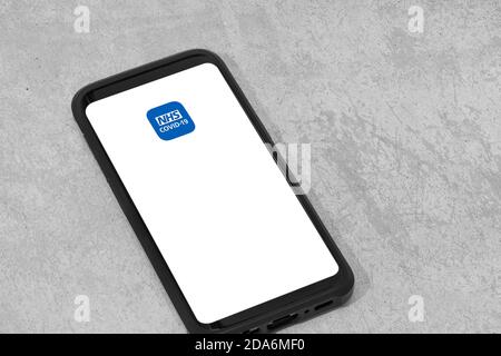 Galice, Espagne; novembre 11 2020: NHS Covid-19 App sur l'écran du smartphone. Copier l'espace Banque D'Images