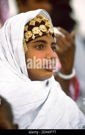 Afrique, Mali, Essakane, près de Tombouctou. Les femmes touaregs au Festival dans le désert ou au Festival au désert 2005 Banque D'Images