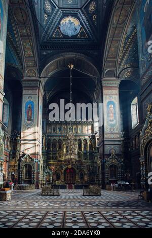 Intérieur de l'église orthodoxe. Cathédrale de l'Ascension, Yœillets, Russie, 24 octobre 2020 Banque D'Images