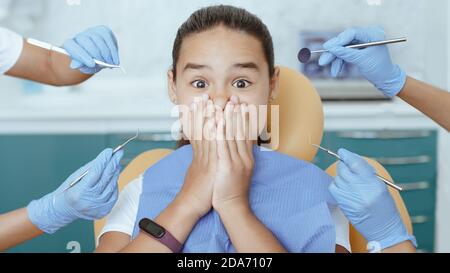 Dentisterie pour enfants, procédure médicale et hygiène buccale Banque D'Images