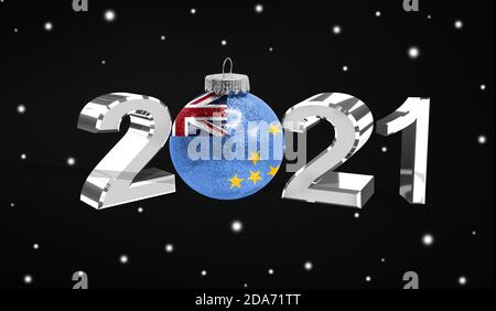 Bonne année 2021, drapeau de Tuvalu sur un jouet de noël, décorations isolées sur fond sombre. Concept de noël créatif. Banque D'Images