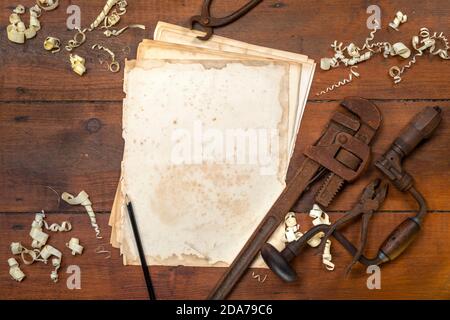 Arrière-plan des anciens outils vintage avec espace pour le texte. Banque D'Images