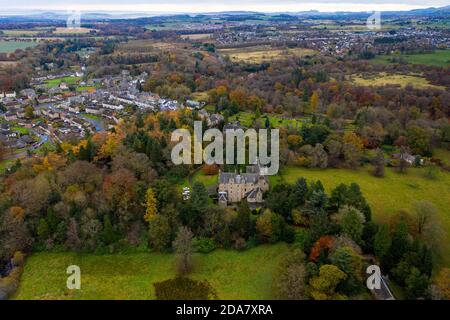 Vue aérienne de Calder House, Mid Calder, West Lothian. Banque D'Images