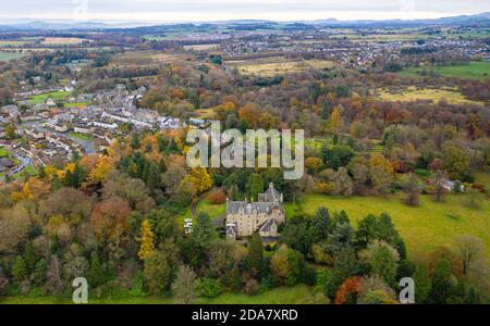 Vue aérienne de Calder House, Mid Calder, West Lothian. Banque D'Images