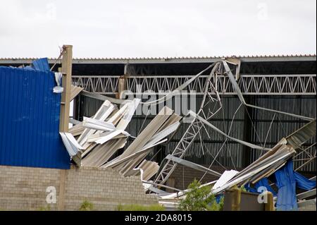 Structure métallique détruite après une tempête Banque D'Images