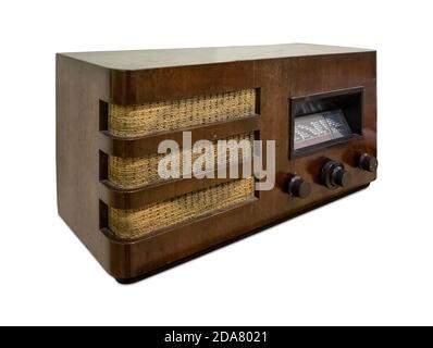 Radio en bois vintage isolée sur fond blanc Banque D'Images