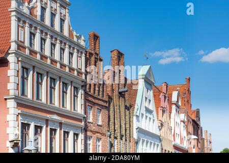 Lüneburg: Maisons à pignon sur la place principale Am Sande, Lüneburger Heide, Lüneburg Heath, Niedersachsen, Basse-Saxe, Allemagne Banque D'Images