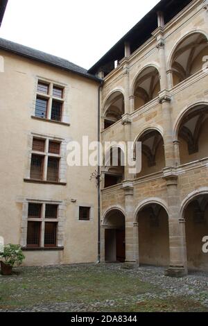 maison gothique et renaissance à nay (france) Banque D'Images