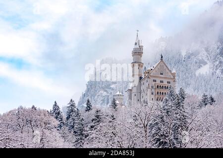 Château de Neuschwanstein dans la neige, Bavière, Allemagne Banque D'Images