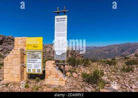 Chapelle en pierre de Chataquila, Departamento de Chuquisaca, montagnes andines, Cordillera Central, Bolivie, Amérique latine Banque D'Images