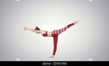 Tuladandasana ou Balancing Stick pose est un postur de yoga avancé Banque D'Images