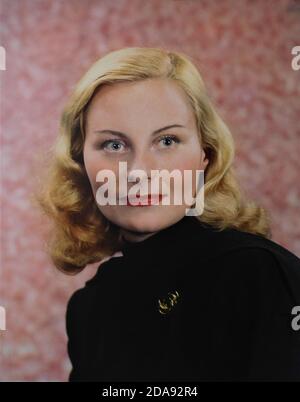 MICHELE MORGAN French acts1946 Portrait dans le processus DE CABRO TRICOLORE Produit par HARRY WARNECKE STUDIO Banque D'Images