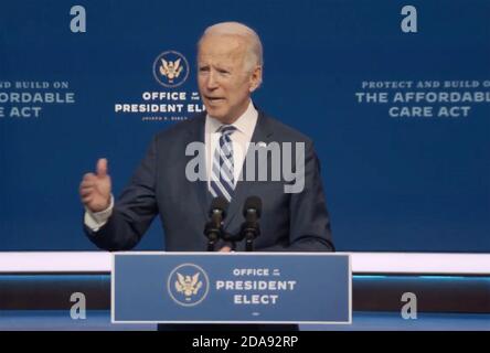 Dans cette image du flux vidéo de la transition présidentielle de Biden, le président élu des États-Unis Joe Biden fait une déclaration sur l'Affordable Care Act au Queen Theatre de Wilmington, Delaware, le mardi 10 novembre 2020. Crédit: Transition présidentielle de Biden via CNP /MediaPunch Banque D'Images