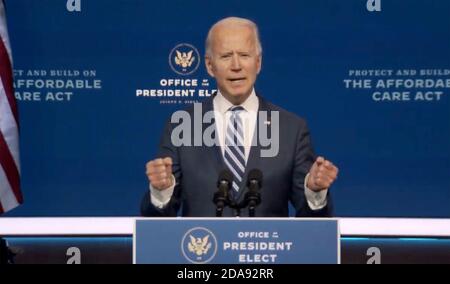 Dans cette image du flux vidéo de la transition présidentielle de Biden, le président élu des États-Unis Joe Biden fait une déclaration sur l'Affordable Care Act au Queen Theatre de Wilmington, Delaware, le mardi 10 novembre 2020. Crédit: Transition présidentielle de Biden via CNP /MediaPunch Banque D'Images