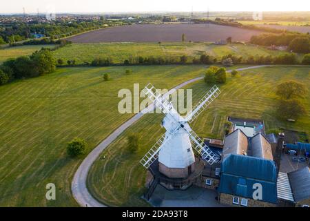 Vue sur le vieux moulin à vent historique dans l'Essex Banque D'Images