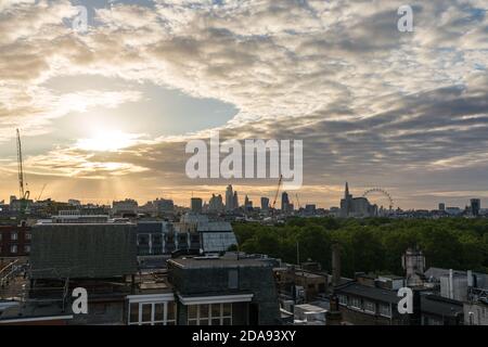 Un lever de soleil époustouflant sur la ville de Londres Banque D'Images