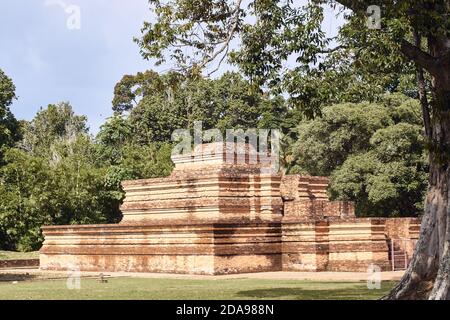 Muaro Jambi temple est un complexe de temples bouddhistes, dans Muaro Jambi Regency, province de Jambi, Sumatra, Indonésie. Il est situé à 26 kilomètres à l'est de TH Banque D'Images