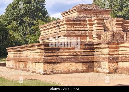 Muaro Jambi temple est un complexe de temples bouddhistes, dans Muaro Jambi Regency, province de Jambi, Sumatra, Indonésie. Il est situé à 26 kilomètres à l'est de TH Banque D'Images