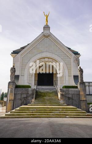 Le crématorium de la Chaux-de-Fonds est un crématorium situé dans le cimetière de Charrière à la Chaux-de-Fonds. Canton de Neuchâtel, Suisse. Banque D'Images