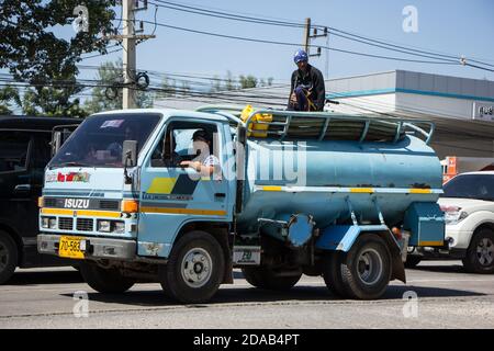 Chiangmai, Thaïlande - octobre 26 2020 : privé du camion-citerne d'eaux usées. Photo sur la route n°121 à environ 8 km du centre-ville de Chiangmai, thaïlande. Banque D'Images