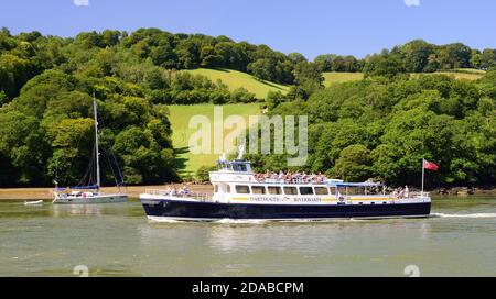 Bateaux à aubes de Dartmouth Château de Cardiff sur la rivière Dart à Dittisham. Les passagers portent un masque facial pendant la pandémie du coronavirus. Banque D'Images