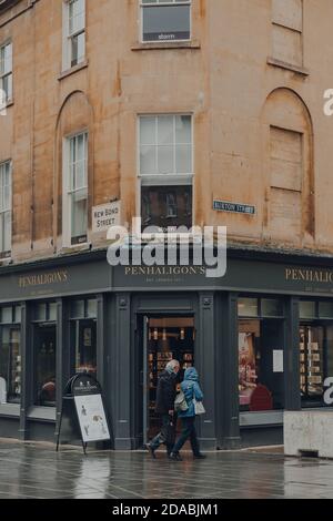 Bath, Royaume-Uni - 04 octobre 2020 : façade de la boutique Penhaligons à Bath, la plus grande ville du comté de Somerset connue pour et nommée d'après sa construction romaine Banque D'Images