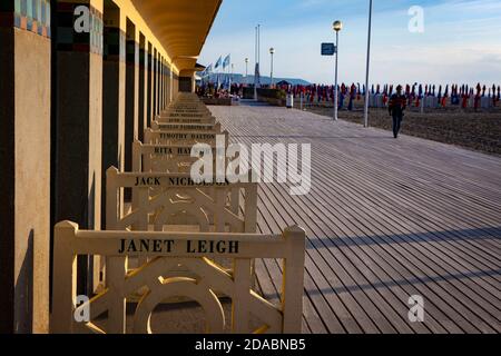 Les planches - promenade à Deauville, Normandie, France Banque D'Images