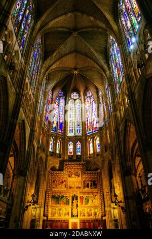 Vitraux de l'abside. La cathédrale gothique de León, également appelée la Maison de la lumière ou la Pulchra Leonina. French Way, Way of St. James. León, Banque D'Images