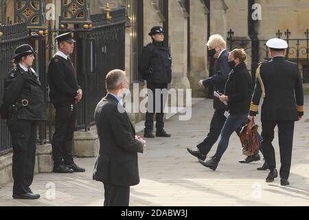 Londres, Grande-Bretagne. 11 novembre 2020. Le Premier ministre britannique Boris Johnson arrive à l'abbaye de Westminster pour assister à un service marquant le jour de l'armistice à Londres, en Grande-Bretagne, le 11 novembre 2020. Crédit: Tim Ireland/Xinhua/Alamy Live News Banque D'Images