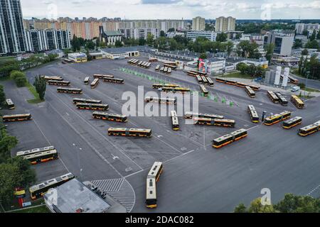 Bus publics MZA station sur la rue Ostrobramska dans la ville de Varsovie, Pologne Banque D'Images