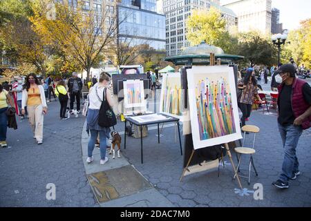 Les artistes vendent leur œuvre à Union Square à Manhattan, New York. Banque D'Images