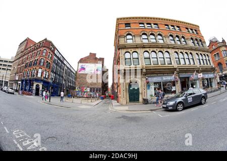 High Street, dans le quartier Bohemian Northern de Manchester. En regardant vers les ruelles de SOAP Street et de Back Turner Street, à proximité du centre-ville. Banque D'Images