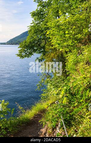 Le Miesweg est un sentier de randonnée alpin à l'est Rive du lac Traunsee Banque D'Images