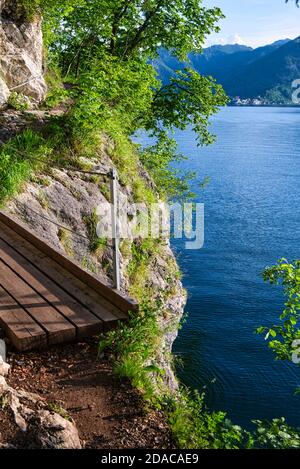 Le Miesweg est un sentier de randonnée alpin à l'est Rive du lac Traunsee Banque D'Images