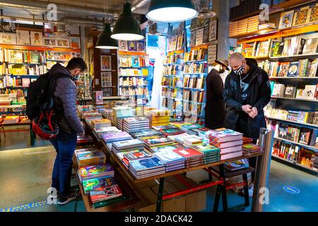 L'intérieurmaison de GOSH ! Comics comic book shop à Soho, Londres, UK Banque D'Images