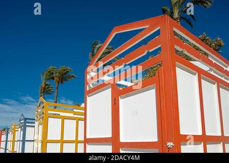 CABANES TRADITIONNELLES EN BOIS PLAYA S’AGARO COSTA BRAVA CATALOGNE ESPAGNE Banque D'Images