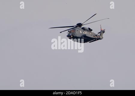 Hélicoptère antisous-marin CH-148 cyclone en vol Banque D'Images