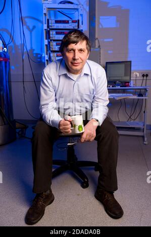 Physicien lauréat du prix Nobel, le professeur Sir Andre Geim, qui a remporté le prix Nobel de physique 2010 conjointement avec Konstantin Novoselov, leur découverte de g Banque D'Images