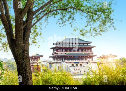 La Tour Ziyun a été construite en 727 après J.-C. et est le bâtiment principal du jardin de Datang Fudong, Xi'an, Chine. Banque D'Images