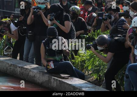 Mexico, Mexique. 11 novembre 2020. MEXICO, MEXIQUE - NOVEMBRE 11 : une femme participe à une manifestation pour demander justice pour le féminicide de Bianca Alejandrina 'Alexis' à Cancun le 11 novembre 2020 à Mexico, Mexique. Crédit: Ricardo Castelan Cruz/Groupe Eyepix/accès photo crédit: Accès photo/Alamy Live News Banque D'Images