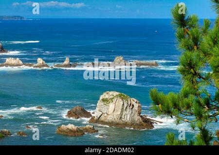 Mer Cantabrique se trouve près de la plage silencieuse, Principauté des Asturies, Asturies, Espagne, Europe Banque D'Images